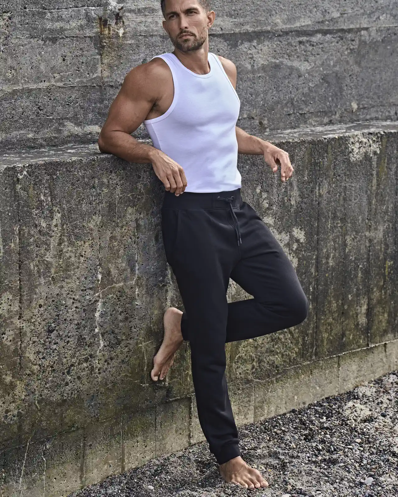 tee-jays-5425-sweat-pants-black-model-0 Tee Jays Sweat Pants