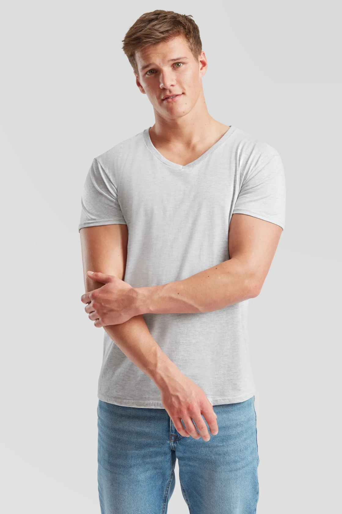 fruit-of-the-loom-61-442-0-iconic-150-v-neck-t-shirt-heathergrey-model-0 F.O.L. Iconic 150 V Neck T