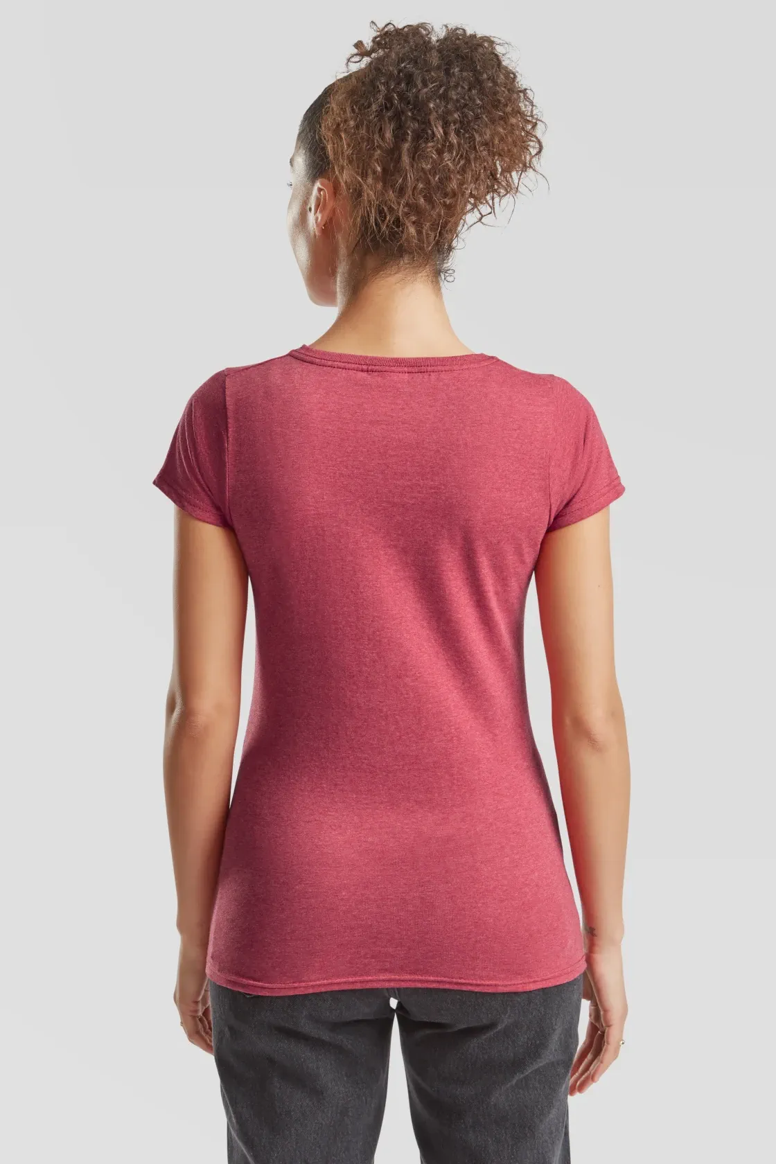 fruit-of-the-loom-61-372-0-ladies-valueweight-t-shirt-heatherred-model-2 F.O.L. Lady-Fit Valueweight T