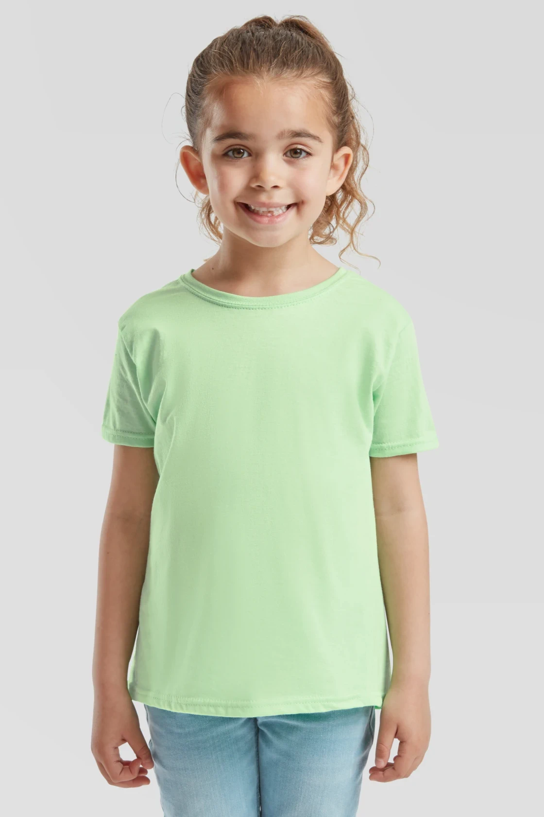 fruit-of-the-loom-61-023-0-kids-iconic-150-t-shirt-neomint-model-0 F.O.L. Kids Iconic T