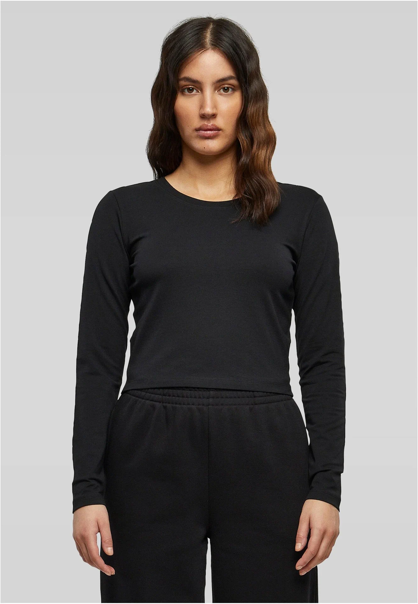 BYB-BY261-ladies-short-longsleeve-t-shirt-black-model-0 Build Your Brand Ladies Short Longsleeve Tee