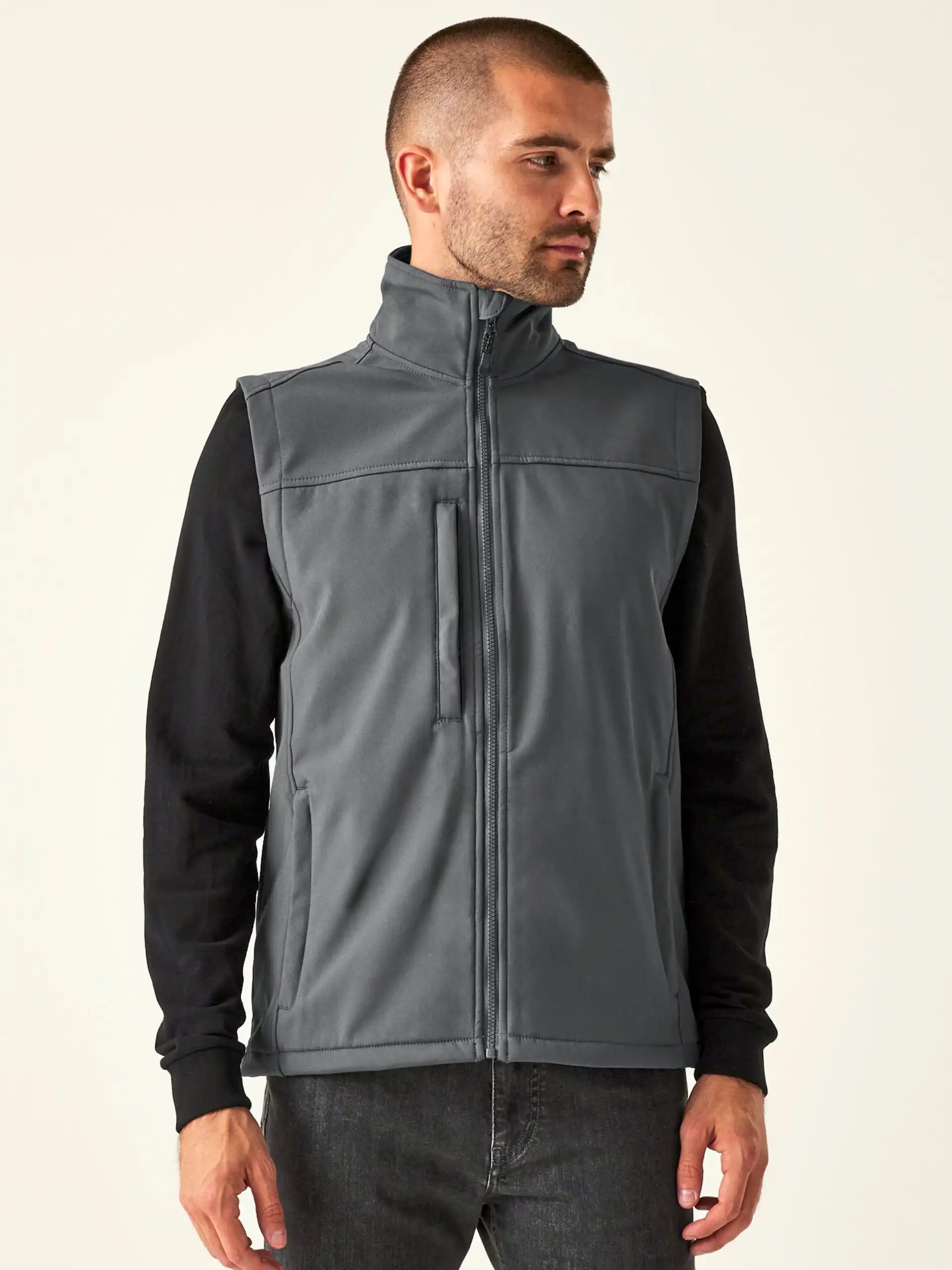 regatta-tra788-flux-softshell-bodywarmer-seal-grey-model-1 Regatta Flux Softshell Bodywarmer