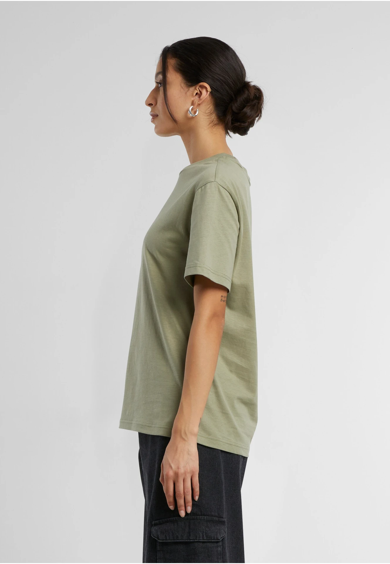 Build Your Brand Ladies Everyday Tee
