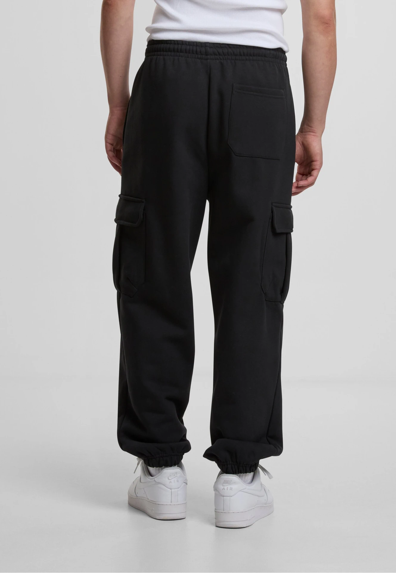 BYB-BY258-90s-cargo-sweatpants-black-model-2 Build Your Brand 90s Cargo Sweatpants