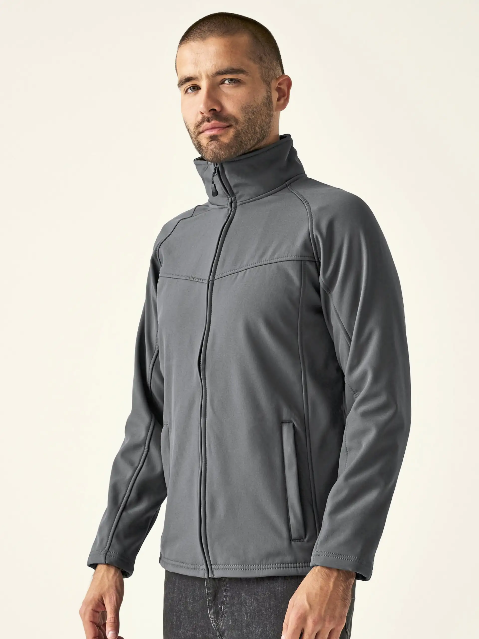 regatta-tra642-uproar-softshell-jacket-seal-grey-solid-seal-grey-solid-model-1 Regatta Uproar Softshell Jacket