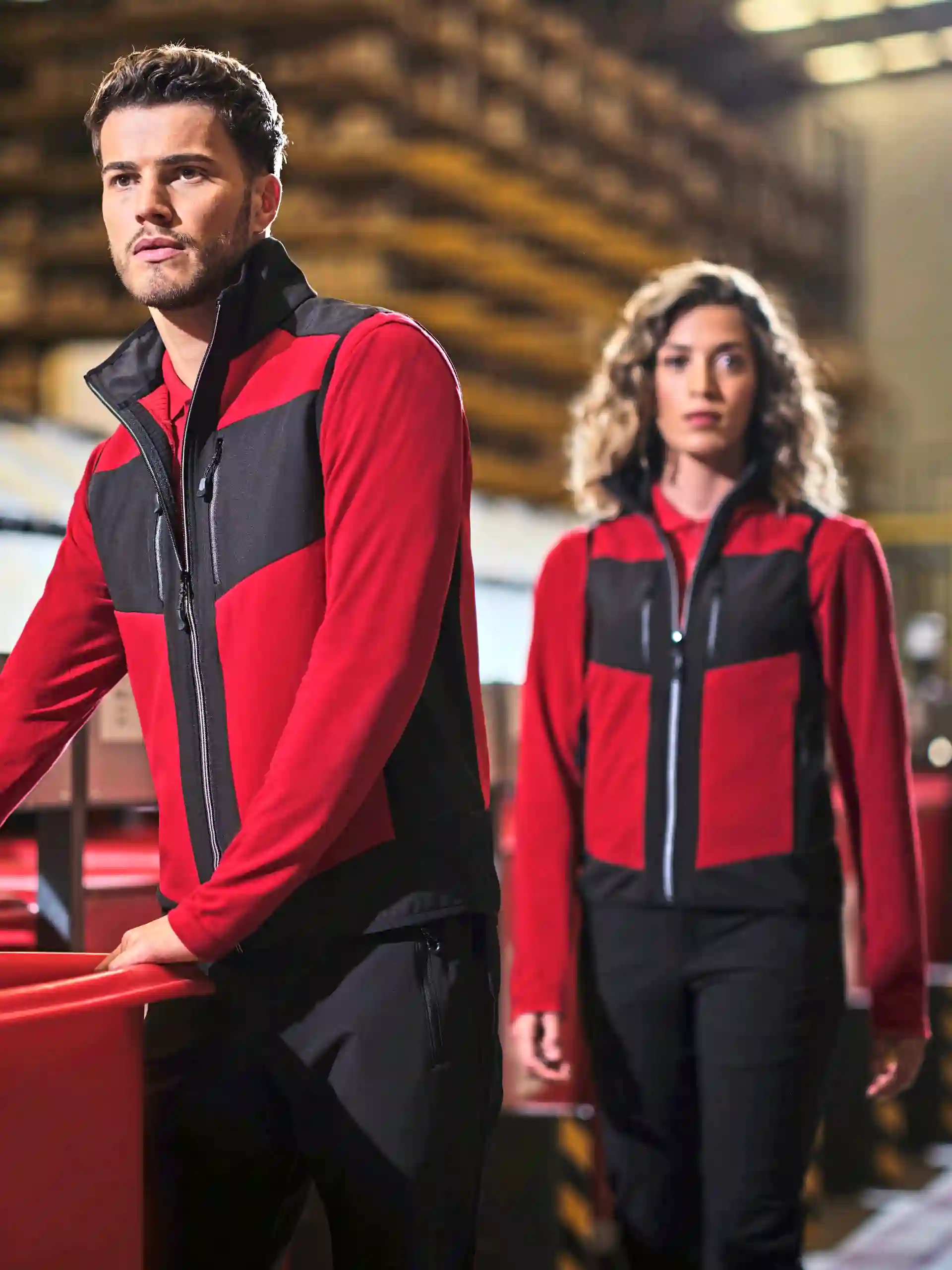 regatta-tra907-e-volve-unisex-2-layer-softshell-bodywarmer-classic-red-black-model-1 Regatta E-volve Unisex 2-Layer Softshell Bodywarmer