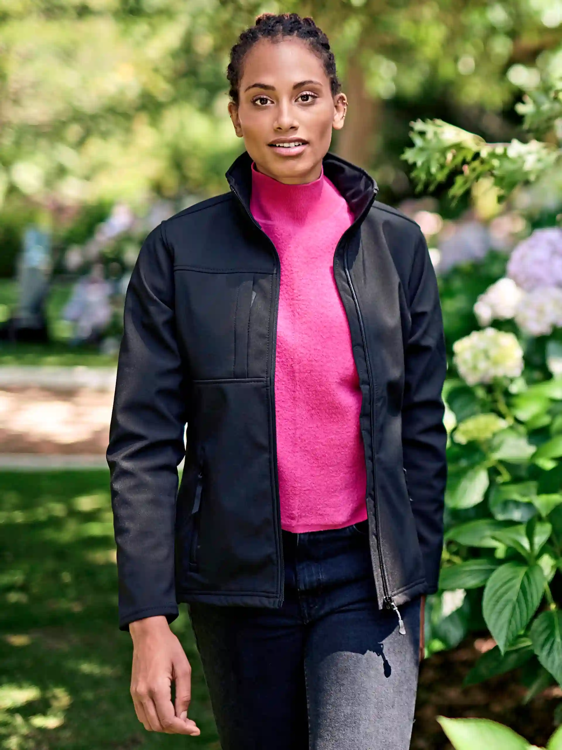 regatta-tra689-womens-softshell-jacket-octagon-ii-black-black-model-1 Regatta Women´s Softshell Jacket - Octagon II