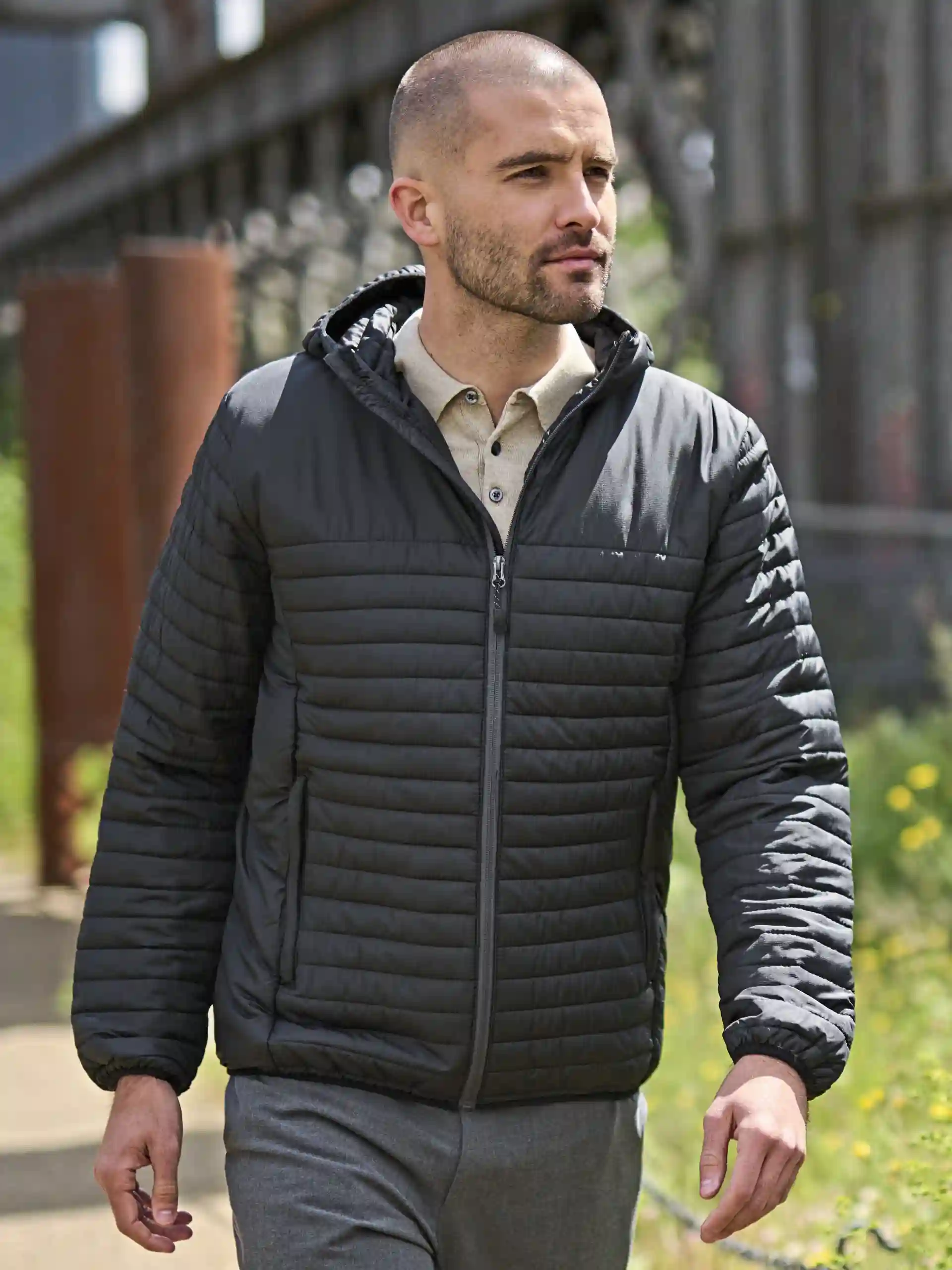 regatta-tra423-honestly-made-recycled-thermal-jacket-black-model-1 Regatta Honestly Made Recycled Thermal Jacket