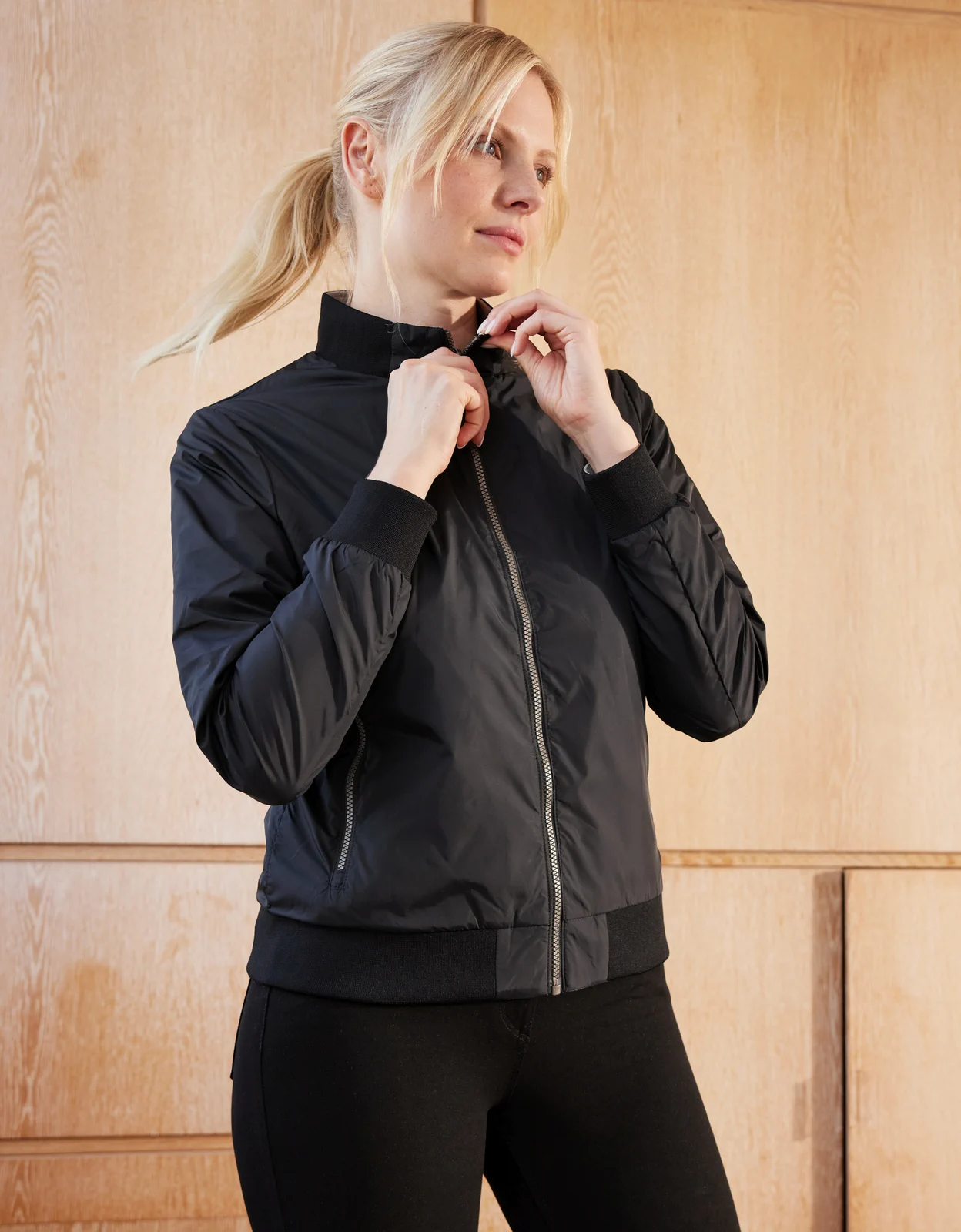 jn1335-ladies-blouson-model-1 James & Nicholson Ladies´ Reversible Blouson