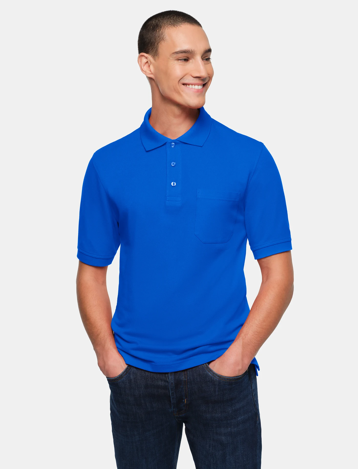 hakro-802-pocket-poloshirt-top-royalblau-model-0 HAKRO Pocket-Poloshirt 802 Top