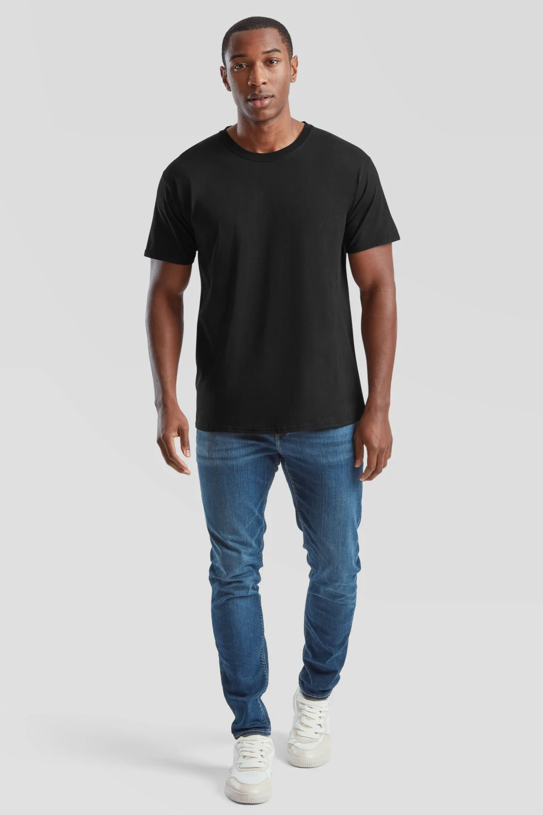 fruit-of-the-loom-61-036-0-valueweight-t-shirt-black-model-3 F.O.L. Valueweight T