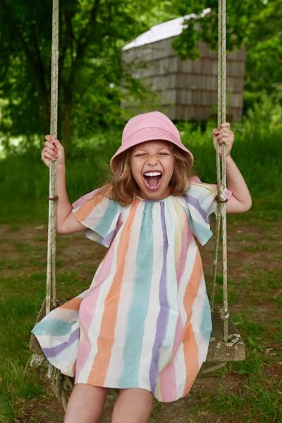 beechfield-b688b-junior-vintage-bucket-hat-vintageduskpink-model-0 Beechfield Junior Vintage Bucket Hat