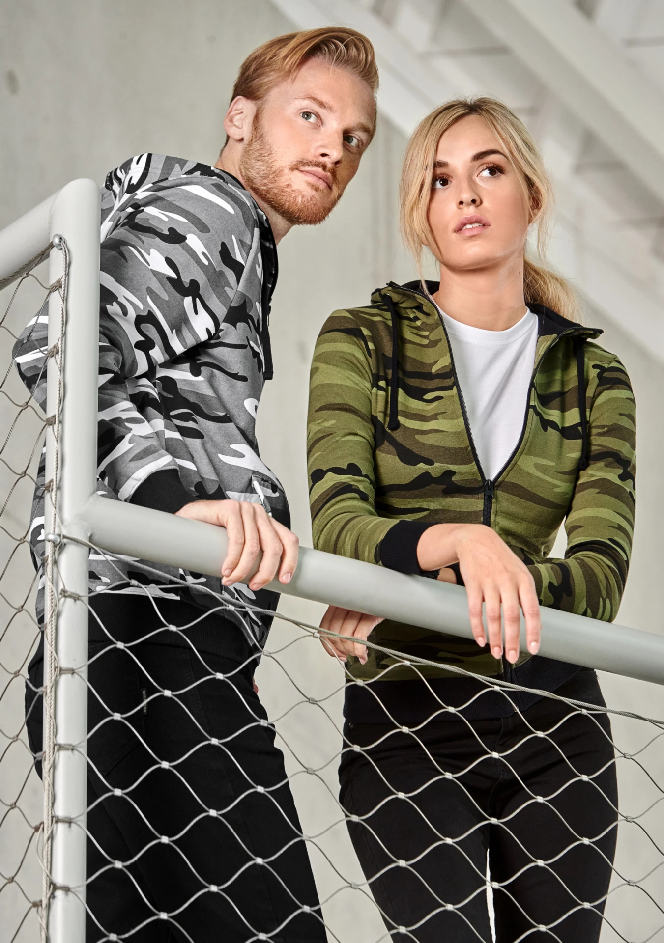 malfini-C20-camo-zipper-sweatshirt-damen-camouflage-gruen-model-0 MALFINI Sweatshirt Damen Camo Zipper C20