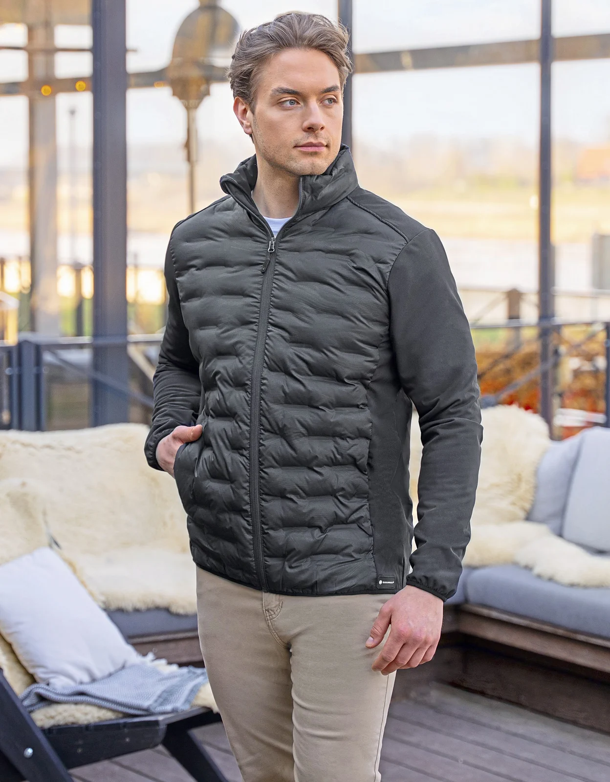 karlowsky-jm12-herren-fleece-hybrid-jacket-black-model-0 KARLOWSKY Herren Fleece-Hybrid Jacket