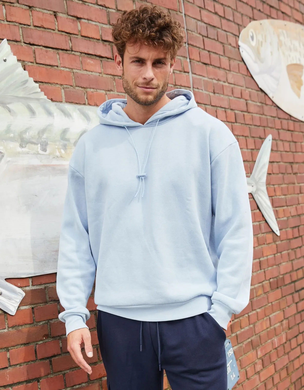 JN8034-mens-lounge-hoody-lightblue-model-1 James & Nicholson Men´s Lounge Hoody