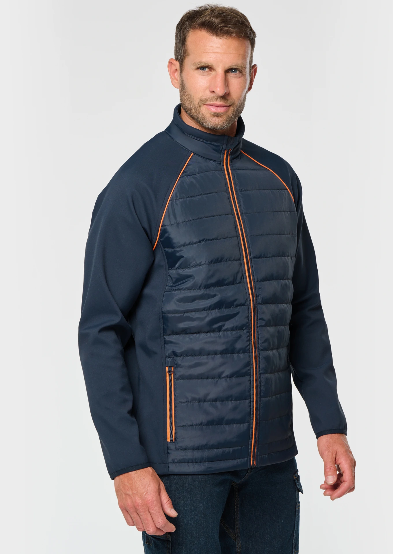 kariban-WK6147-workwear-hybrid-jacke-day-to-day-model-2 Kariban Unisex Workwear Hybrid Jacke "Day-to-Day"