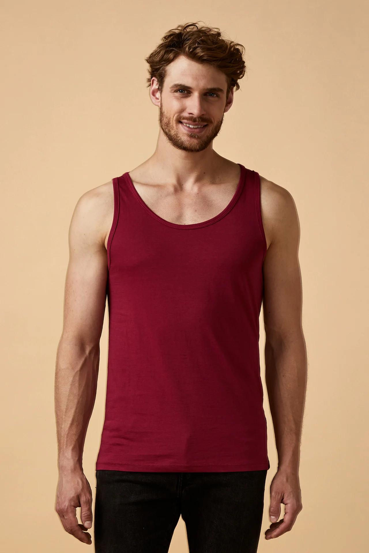 promodoro-1450-mens-roundneck-tanktop-berry-model-0 Promodoro X.O Men´s Roundneck Tanktop