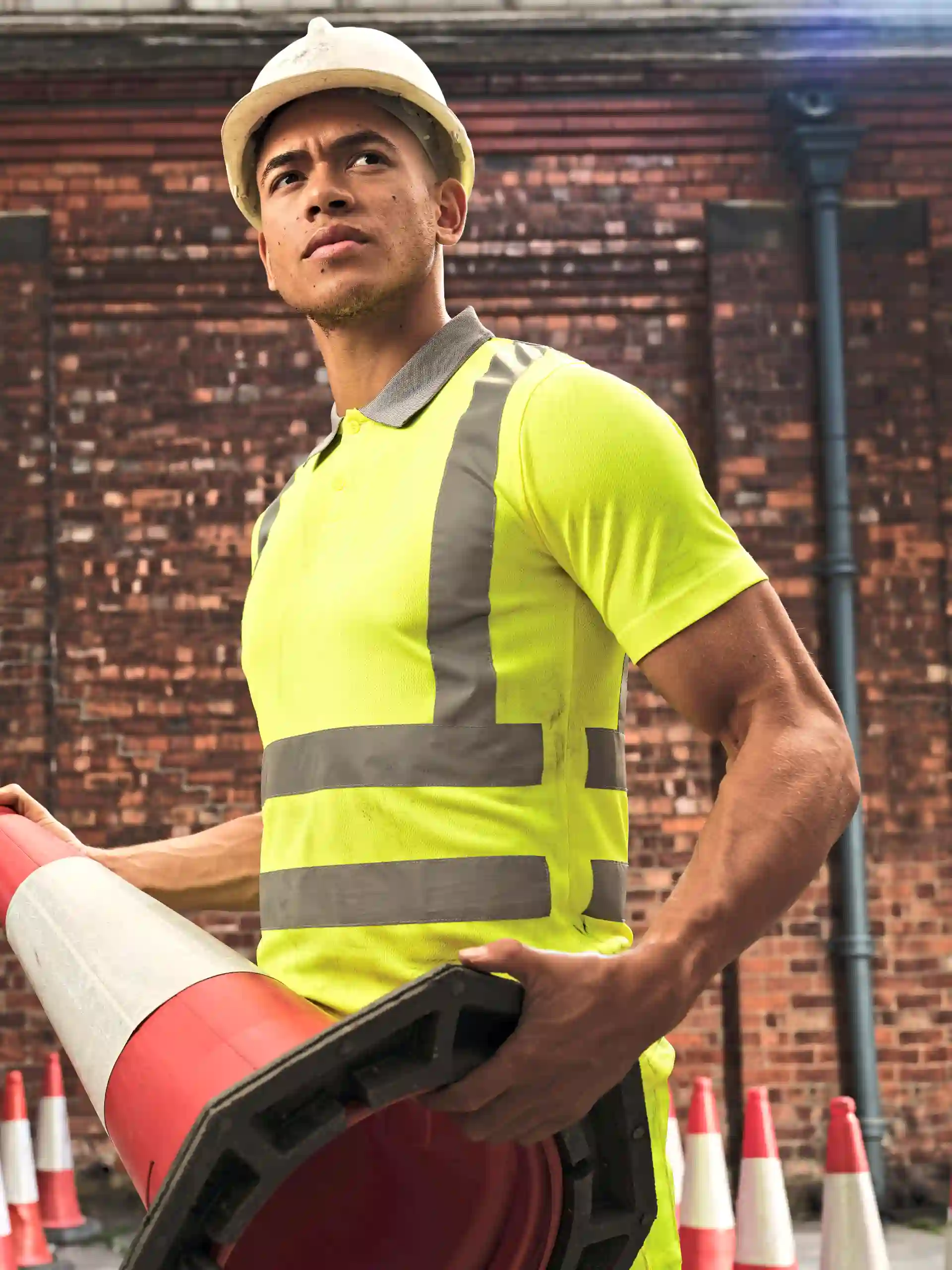 regatta-trs271-pro-contract-hi-vis-polo-signalyellow-model-1 Regatta Pro Contract Hi-Vis Polo