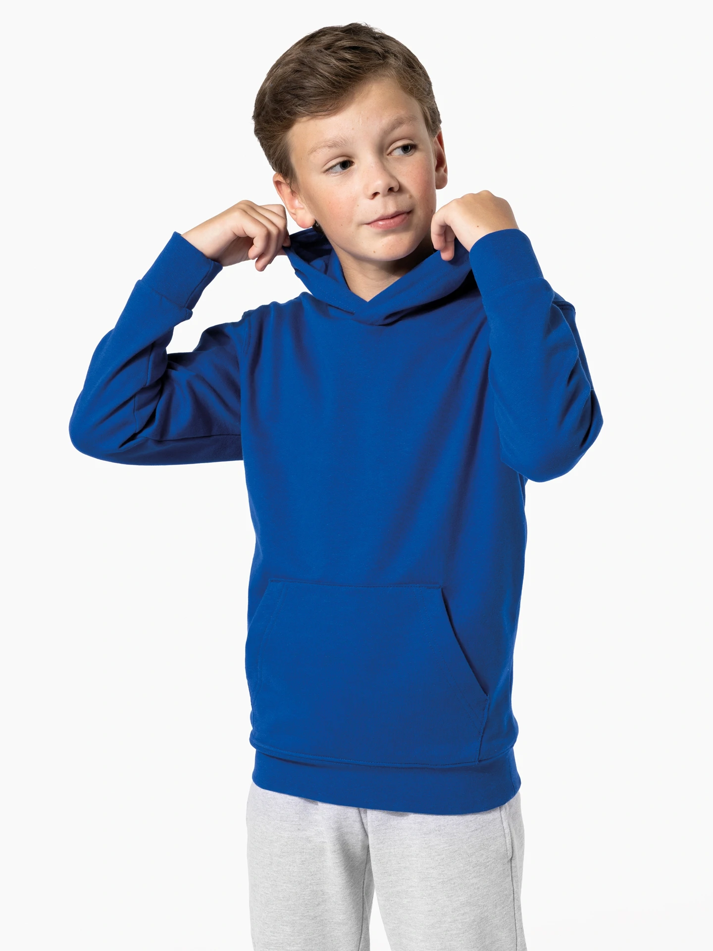 K477-kinder-kapuzen-sweater-lightroyalblue-model-0 Kariban Kinder Kapuzen Sweater