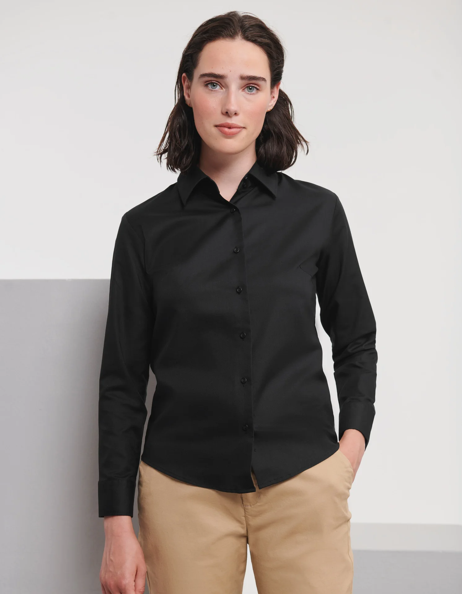 russell-r932f-ladies-ls-easy-care-oxford-shirt-black-model-1 Russell Ladies Long Sleeve Easy Care Oxford Shirt
