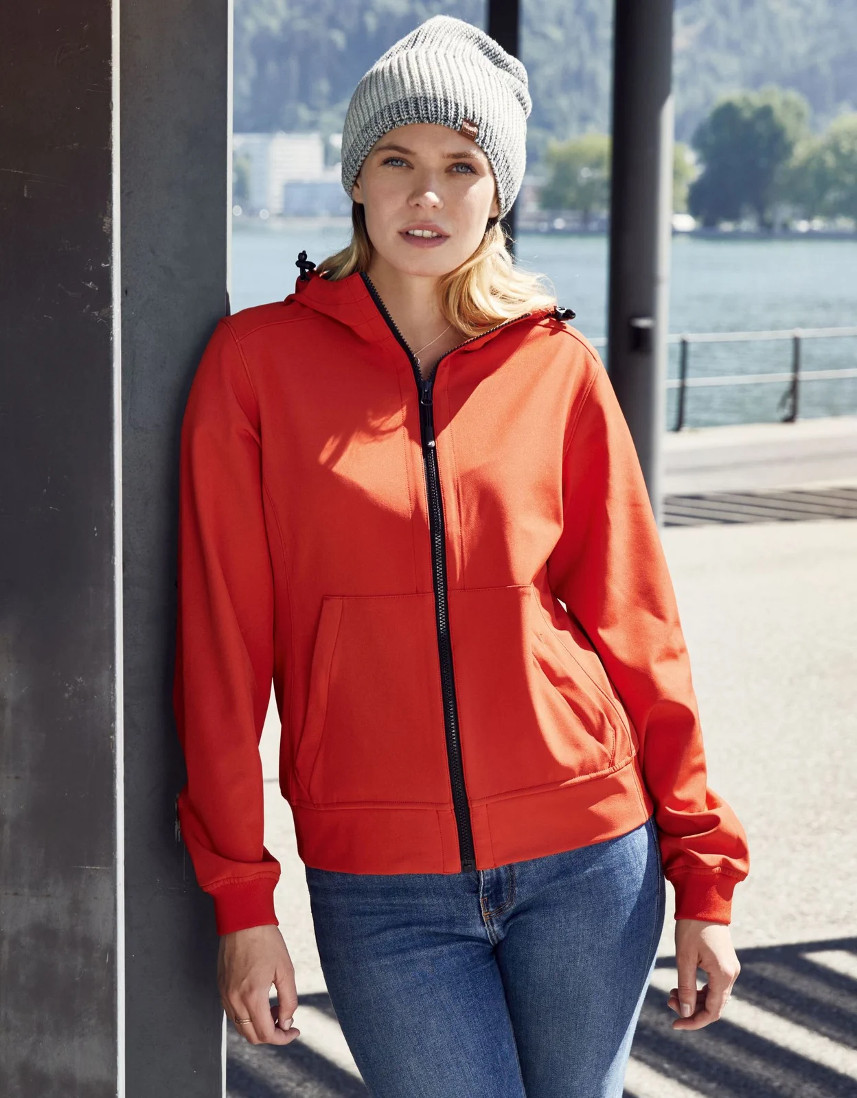 James & Nicholson Ladies Hooded Softshell Jacket
