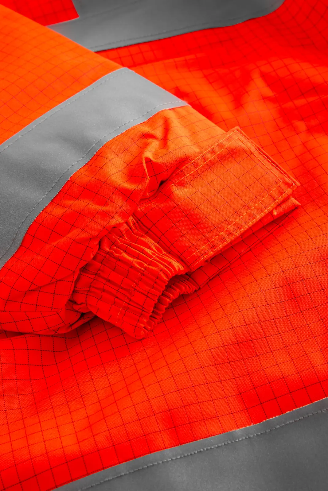 lyngsoe-fr-lr1148-flammhemmende-hi-vis-winter-jacke-leuchtrot-detail-7 Lyngsøe FR-LR1148 Flammhemmende Hi-Vis Winterjacke