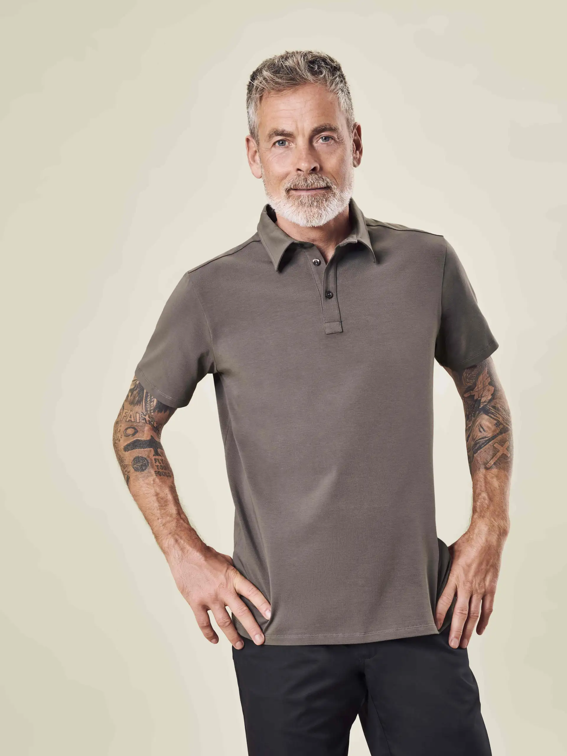 greiff-66270-herren-poloshirt-rf_1405_taupe-model-1 GREIFF Herren Poloshirt Regular Fit