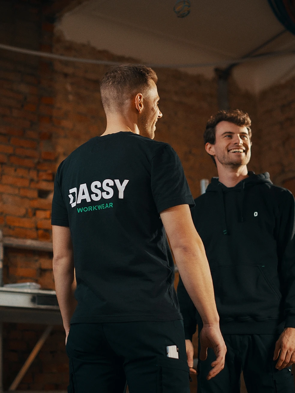 DASSY T-shirt mit Aufdruck TIM