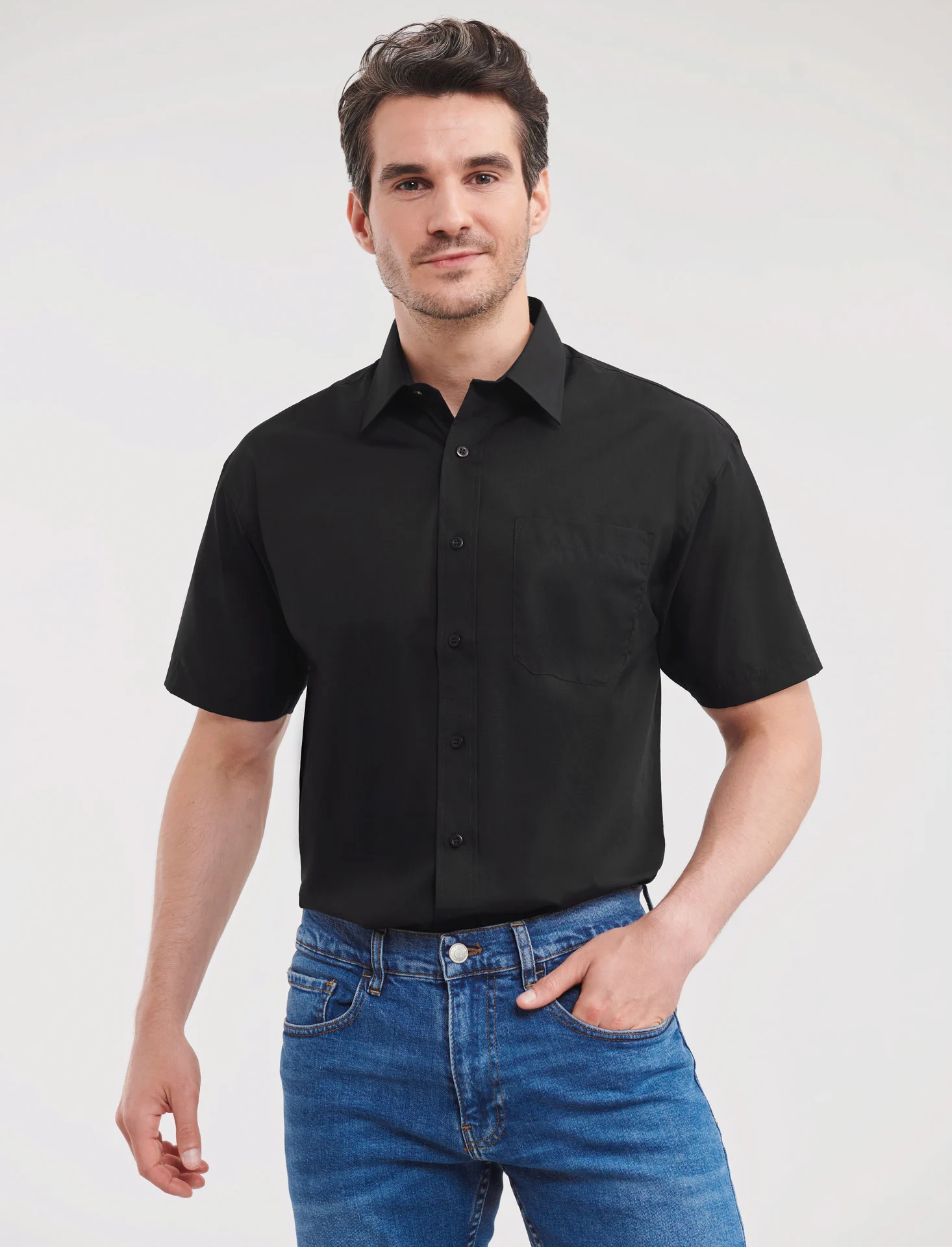 russell-r935m-mens-short-sleeve-poly-cotton-easy-care-poplin-shirt-black-model-1 Russell Men's Short Sleeve Polycotton Easy Care Poplin Shirt