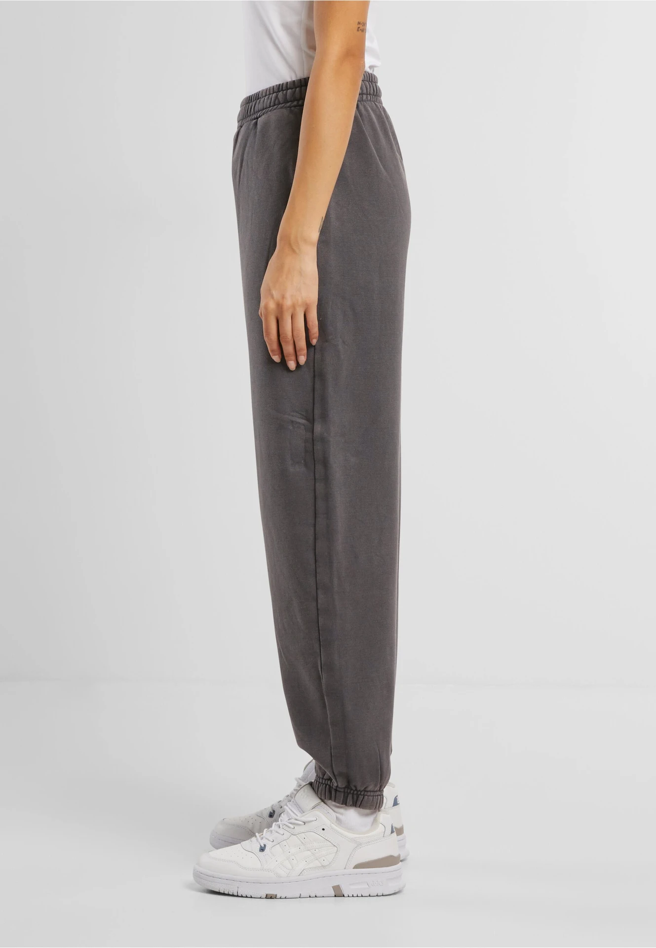 BYB-BY300-ladies-vintage-heavy-sweatpants-magnet-model-1 Build Your Brand Ladies Vintage Heavy Sweatpants