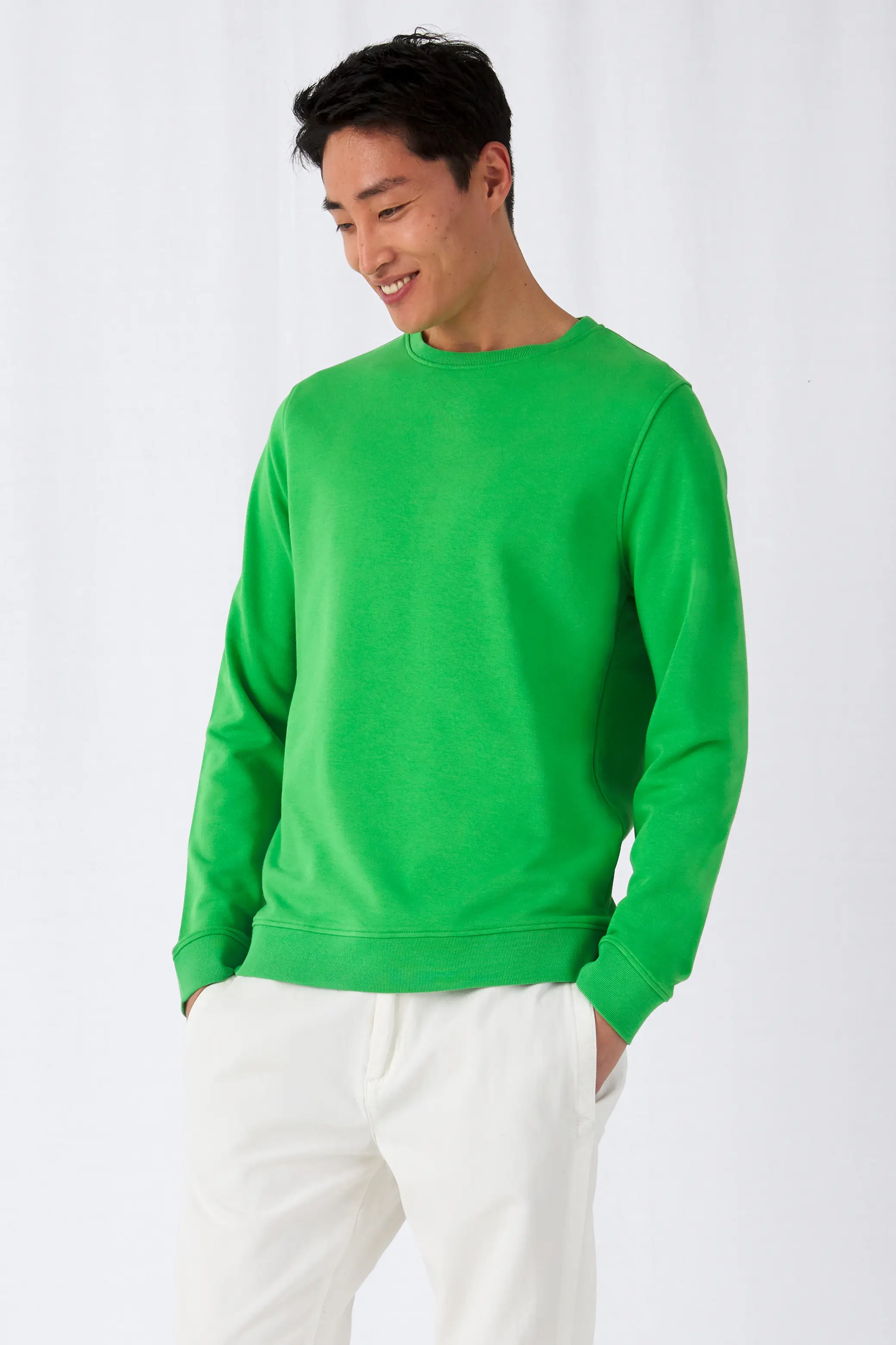 bc-wu31b-organic-crew-neck-sweatshirt-apple-green-model-2 B&C Organic Crew Neck Sweat