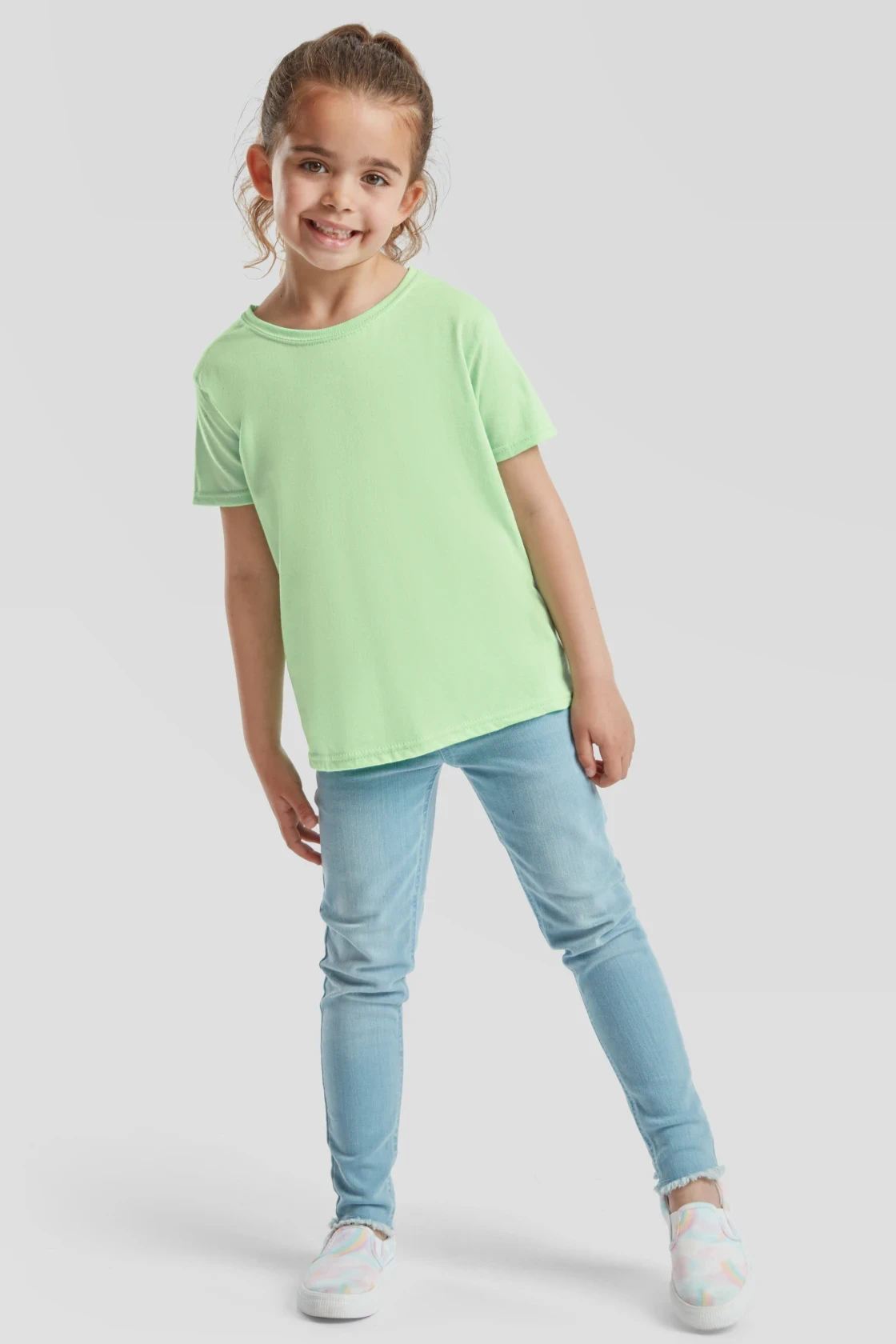 fruit-of-the-loom-61-023-0-kids-iconic-150-t-shirt-neomint-model-3 F.O.L. Kids Iconic T