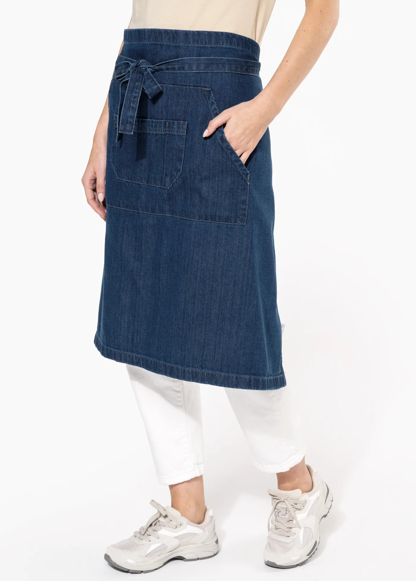 kariban-K887-barschuerze-mittellang-denim-model-0 Kariban Barschürze mittellang