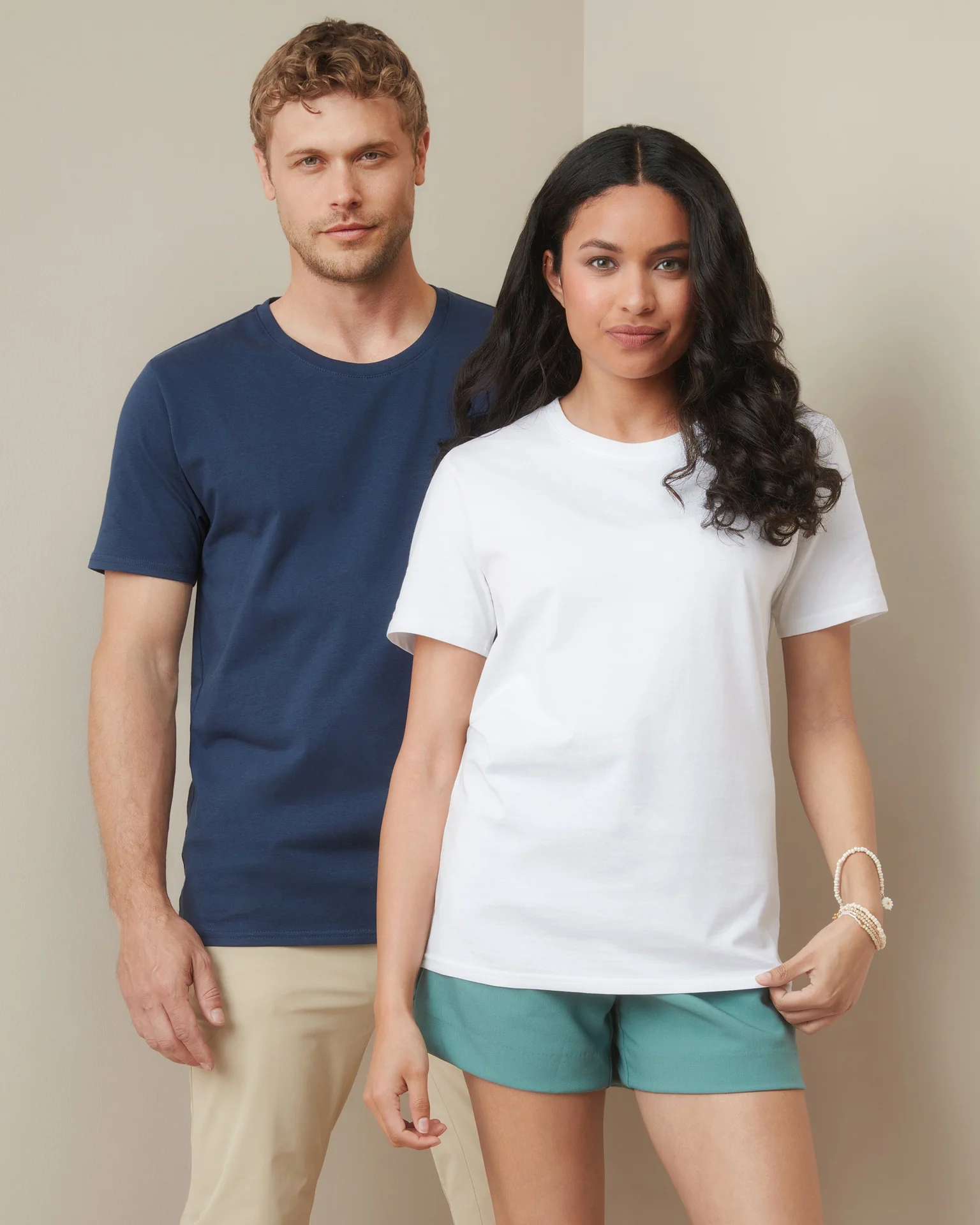 stedman-st7000-crew-neck-t-shirt-lux-white-model-2 Stedman Unisex Lux T-Shirt