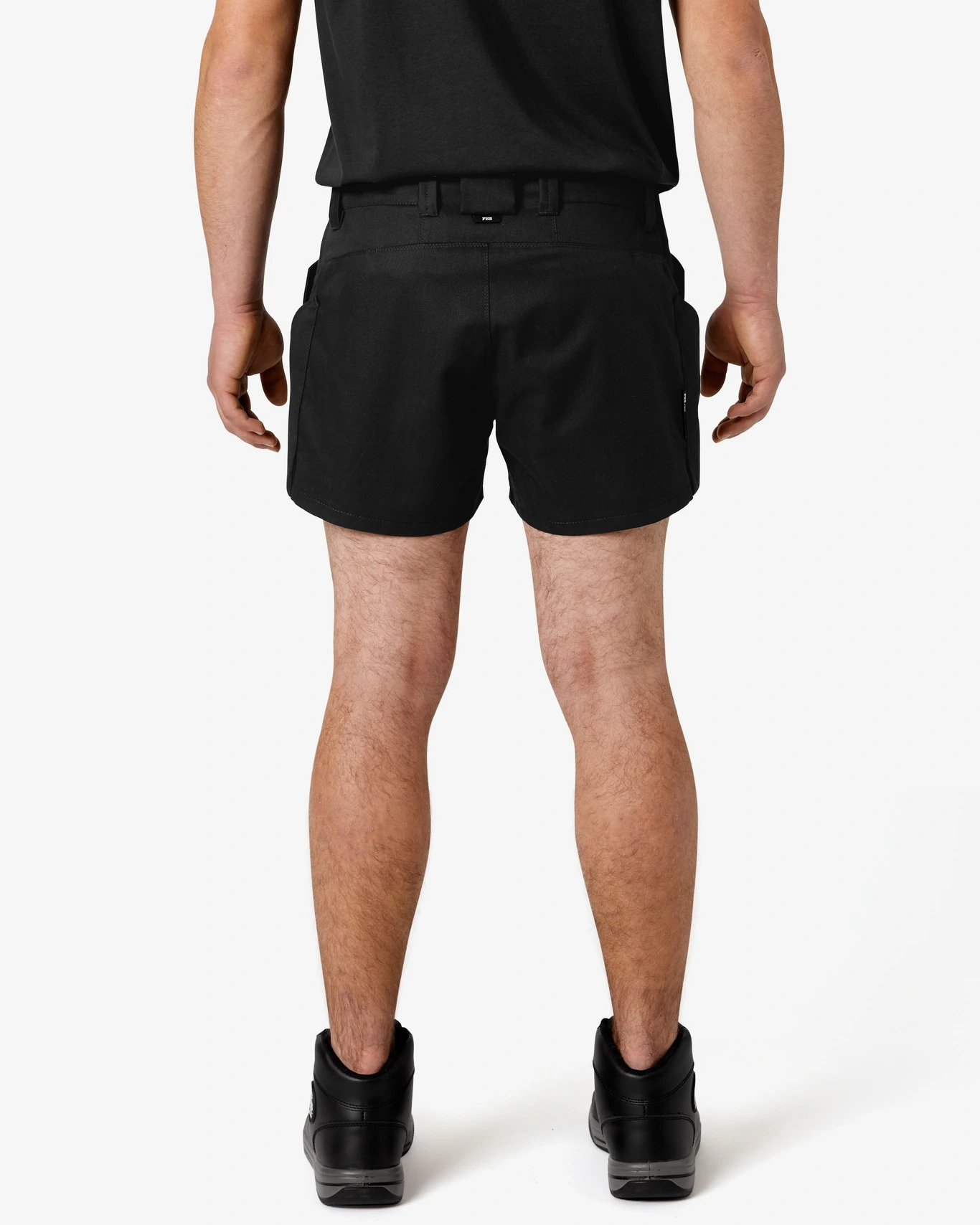 FHB-12531-maik-zunft-shorts-extra-kurz-schwarz-model-1 FHB Zunft-Shorts MAIK extra kurz