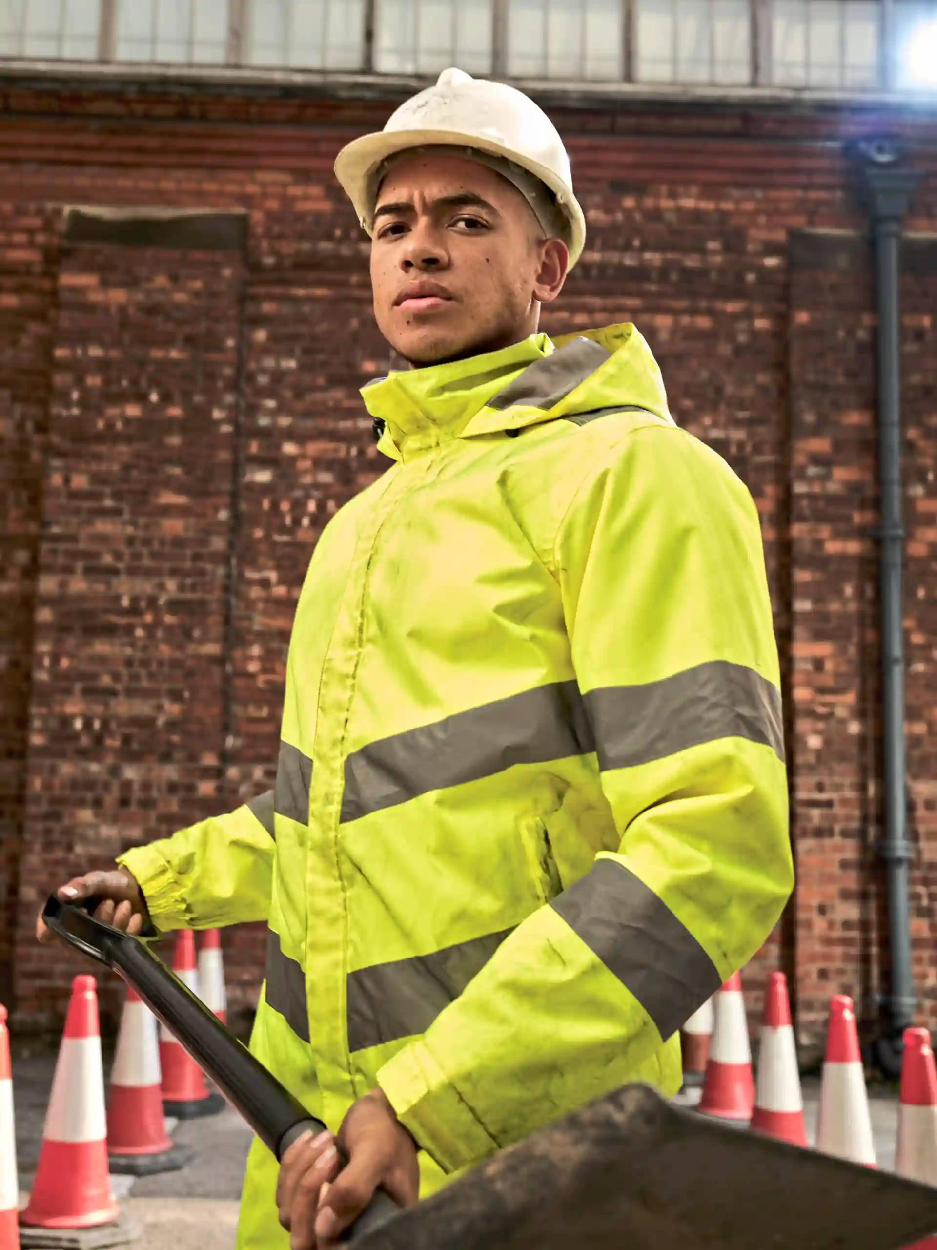 regatta-trw4570-pro-contract-hi-vis-dover-jacket-signalyellow-model-1 Regatta Pro Contract Hi-Vis Dover Jacket