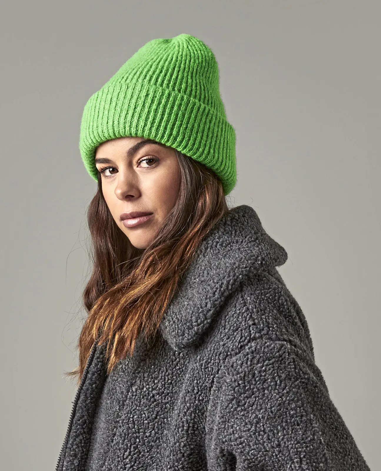 beechfield-b396r-colour-pop-beanie-model-0 Beechfield Colour Pop Beanie
