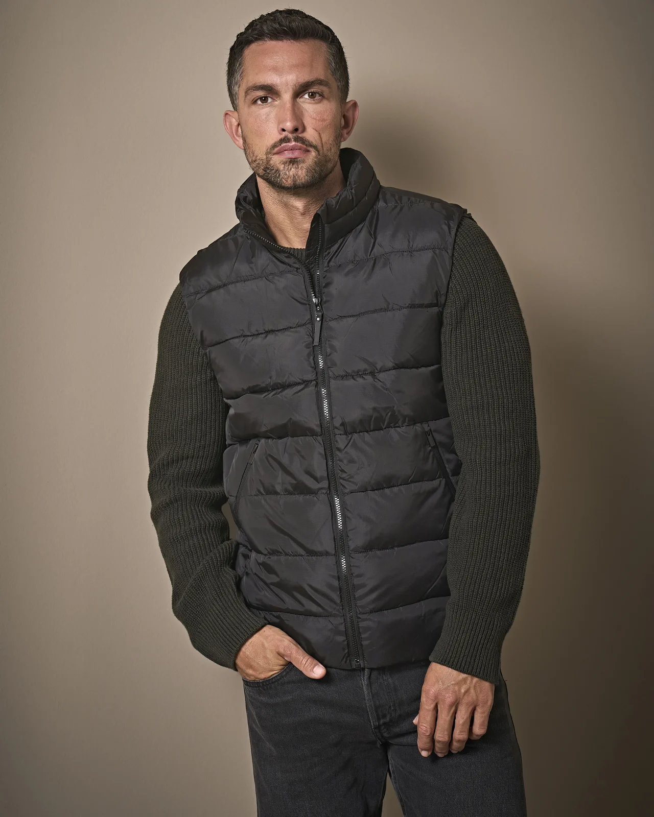 tee-jays-9648-lite-bodywarmer-black-model-0 Tee Jays Lite Bodywarmer