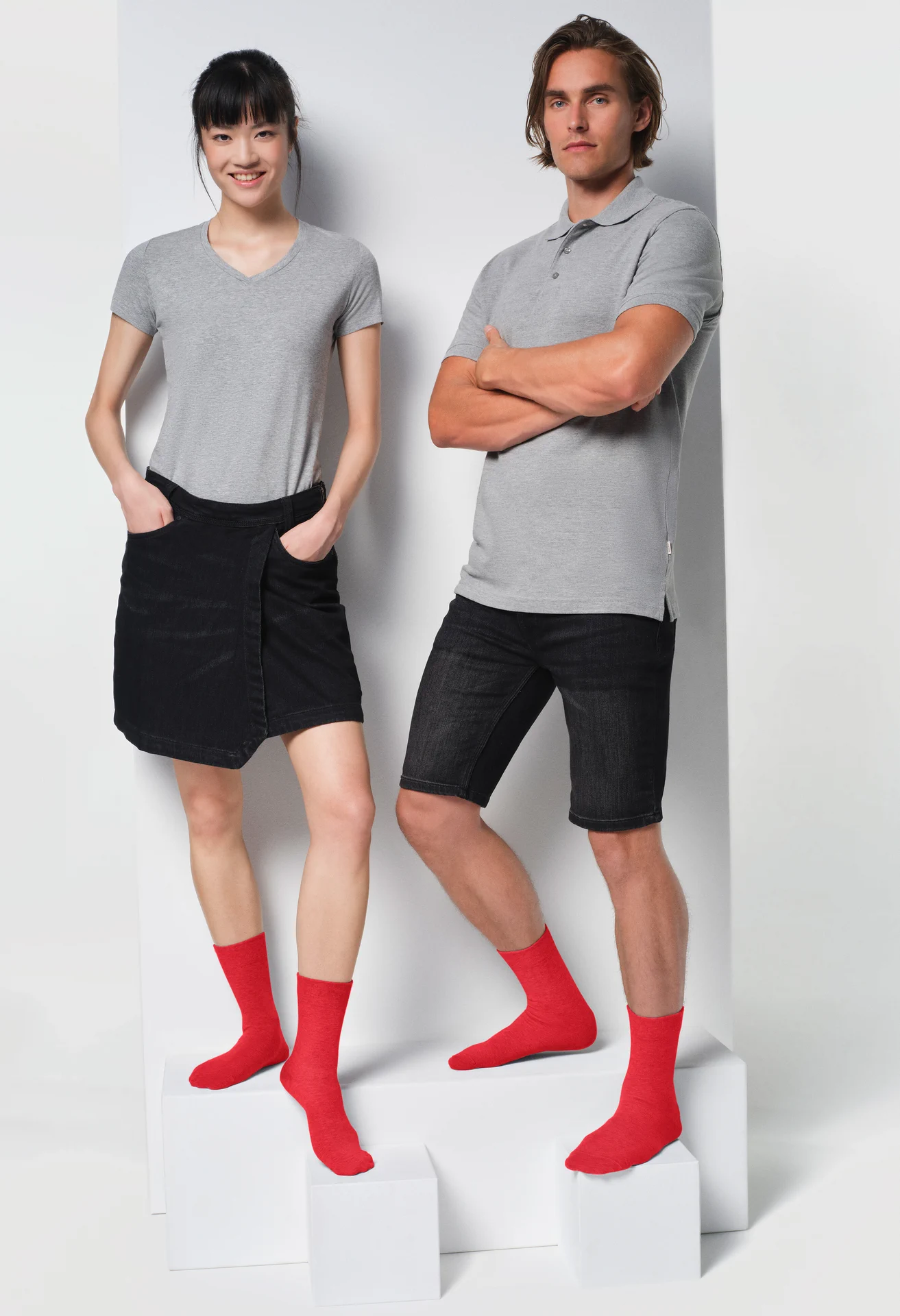 hakro-975-socken-essentials-rot-model-0 HAKRO Socken 975 Essentials