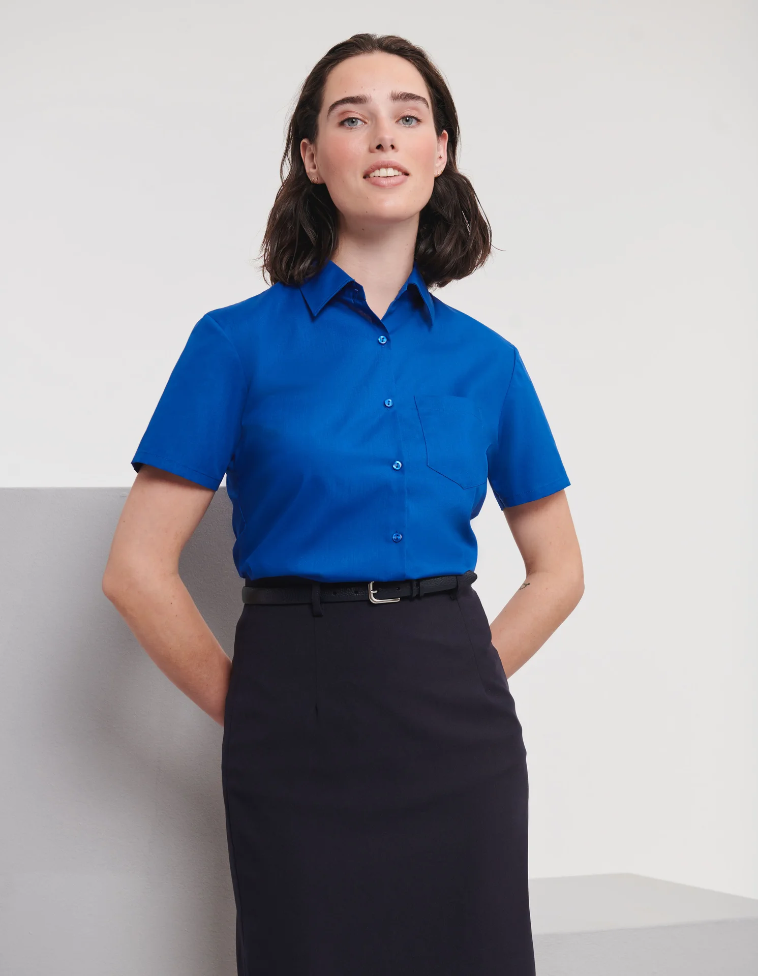 russell-r935f-ladies-short-sleeve-poly-cotton-easy-care-poplin-shirt-brightroyal-model-1 Russell Ladies Short Sleeve Polycotton Easy Care Poplin Shirt