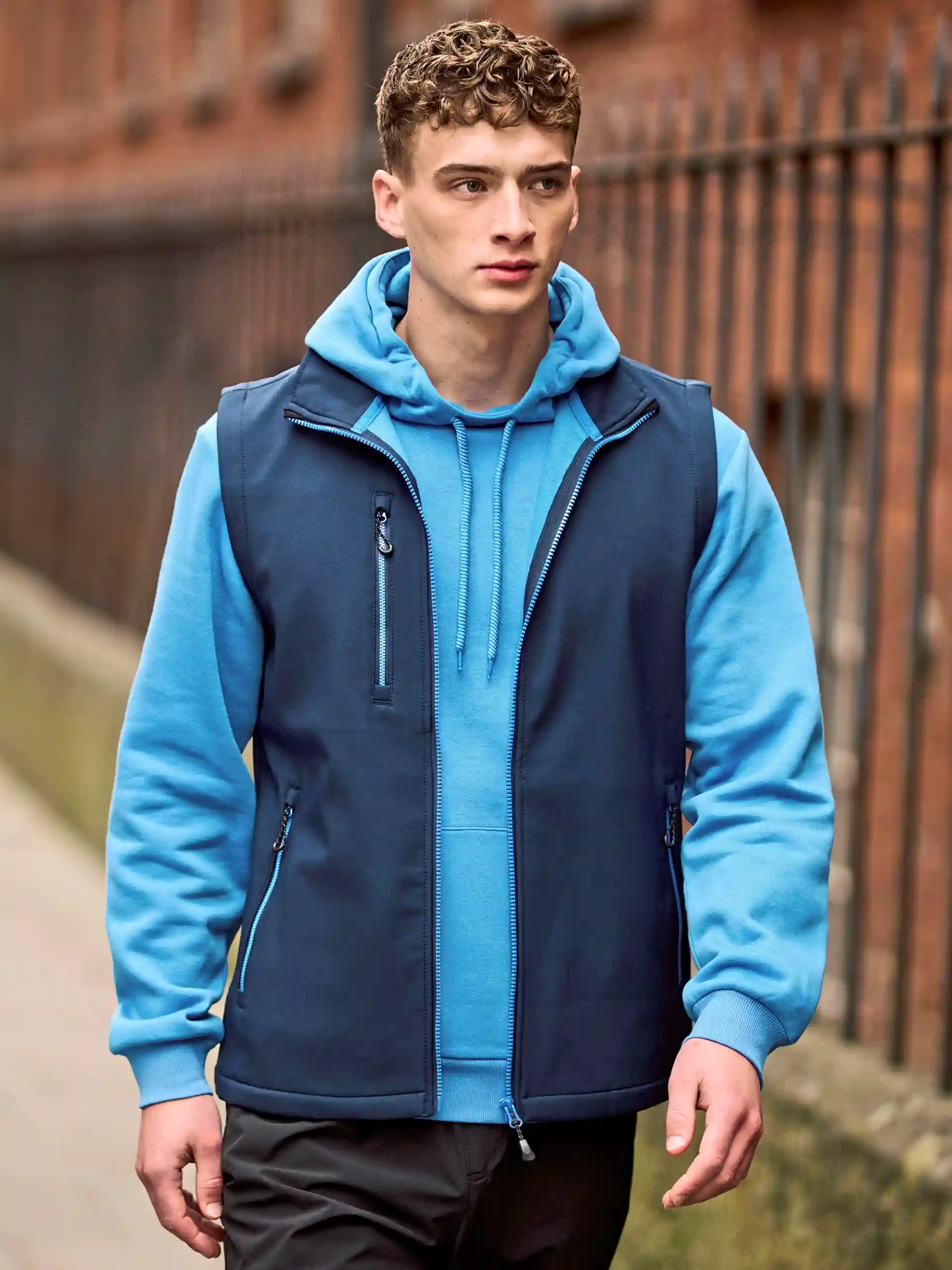 regatta-tra915-navigate-2-layer-softshell-bodywarmer-navy-french-blue-model-1 Regatta Navigate 2-Layer Softshell Bodywarmer