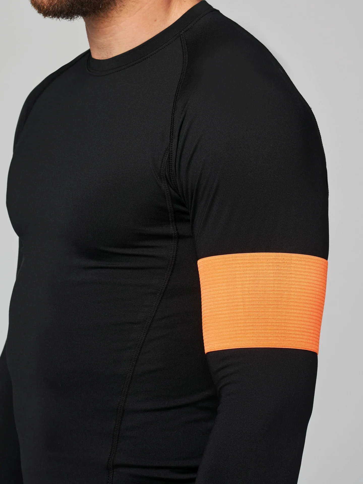 kariban-PA679-armbinde-elastisch-model-0 Kariban Armbinde elastisch