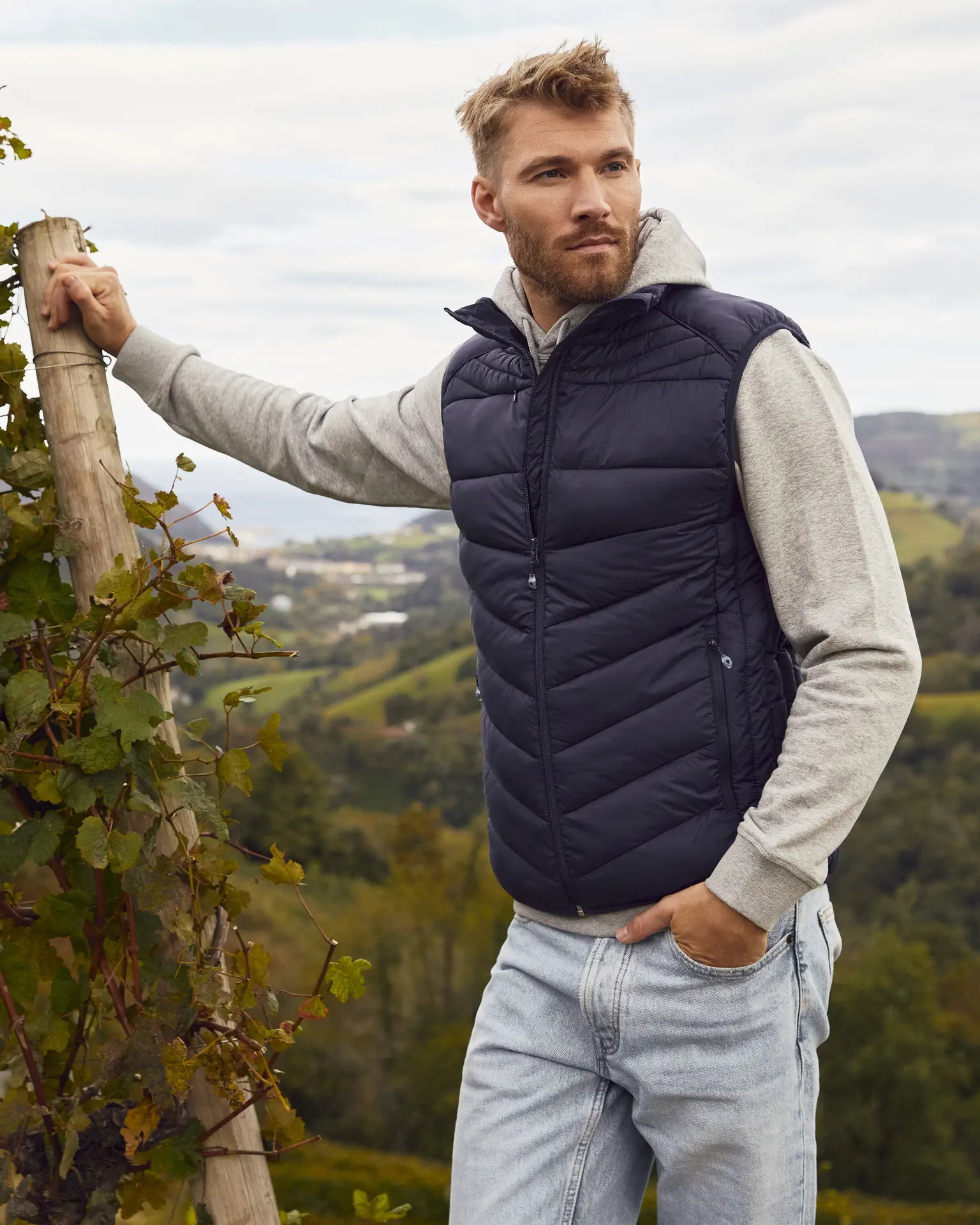 clique-0200974-idaho-vest-men-darknavy-model-0 CLIQUE Herren Steppweste Idaho