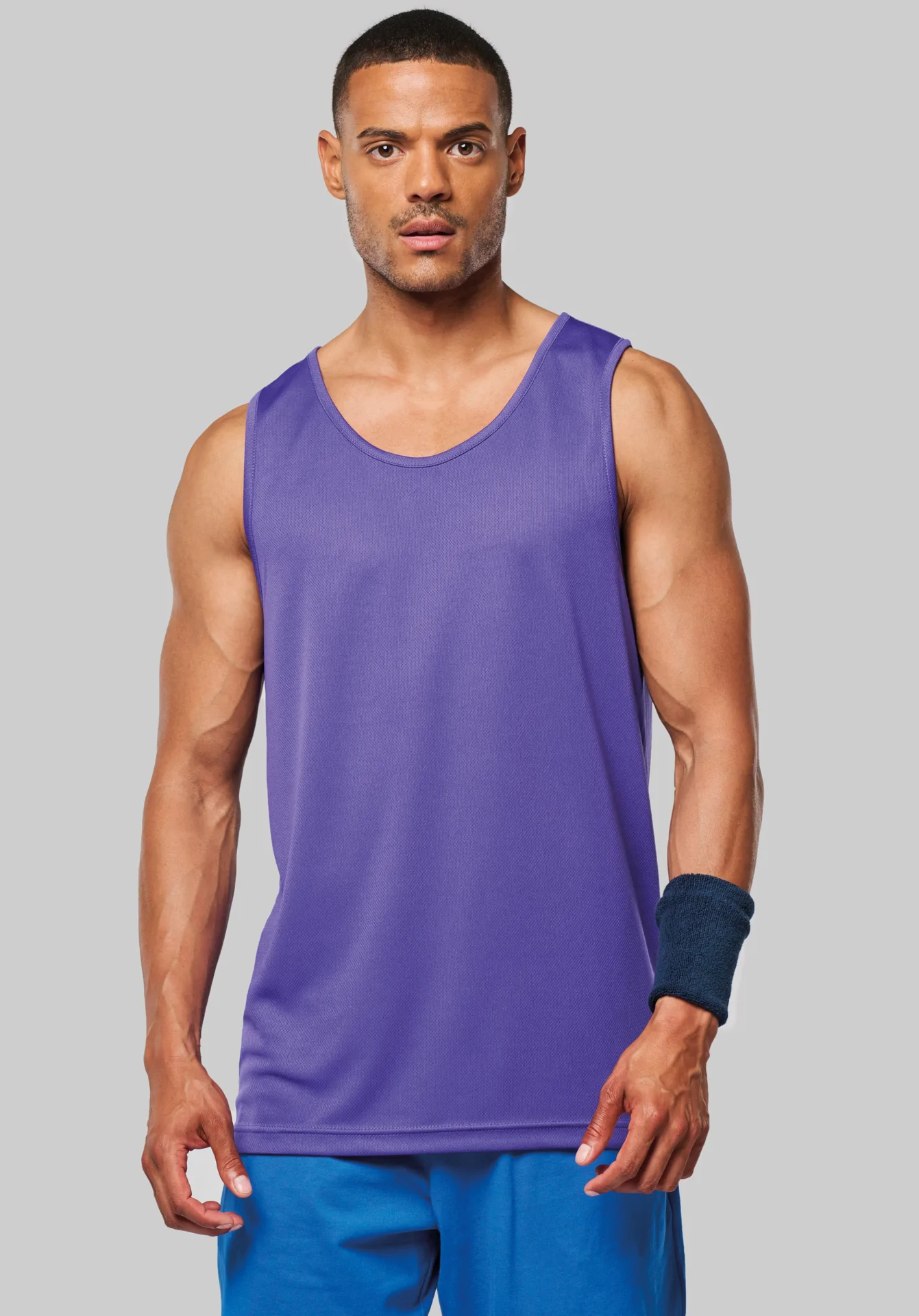 kariban-PA441-herren-sport-tanktop-model-1 Kariban Herren Sport Shirt ärmellos