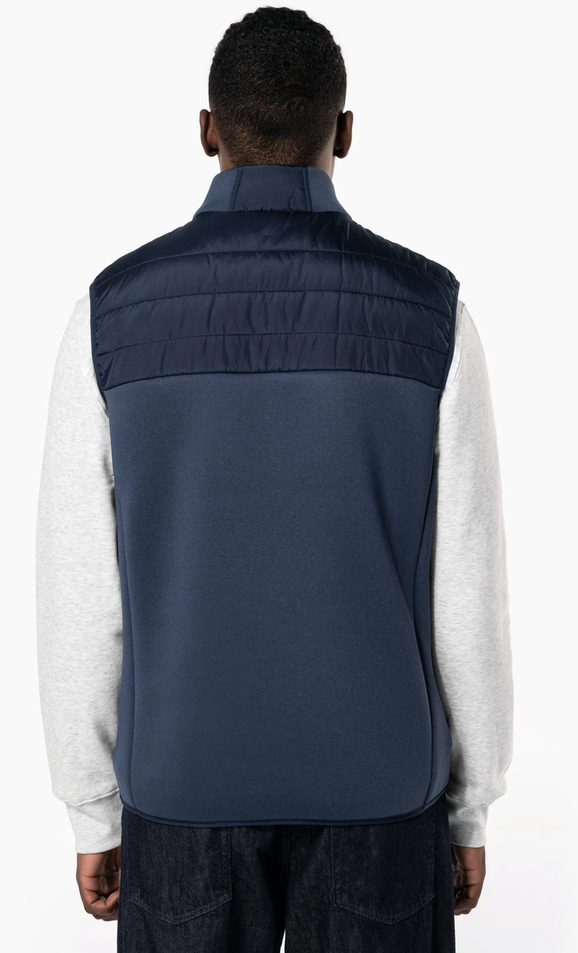 kariban-K6170-herren-hybrid-bodywarmer-navy-model-1 Kariban Herren Hybrid Bodywarmer