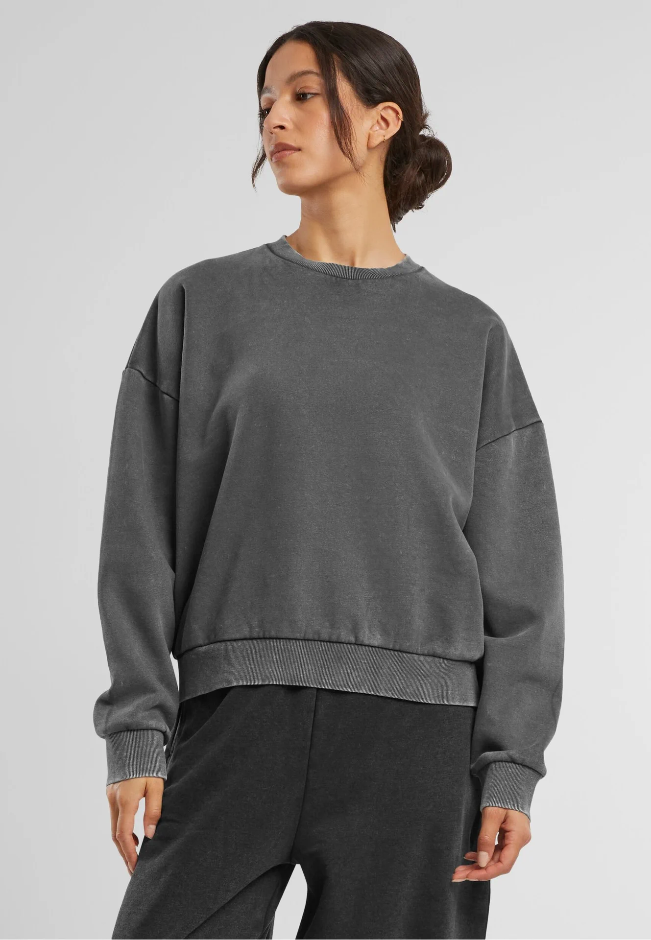 BYB-BY301-ladies-vintage-heavy-crewneck-magnet-model-0 Build Your Brand Ladies Vintage Heavy Crewneck