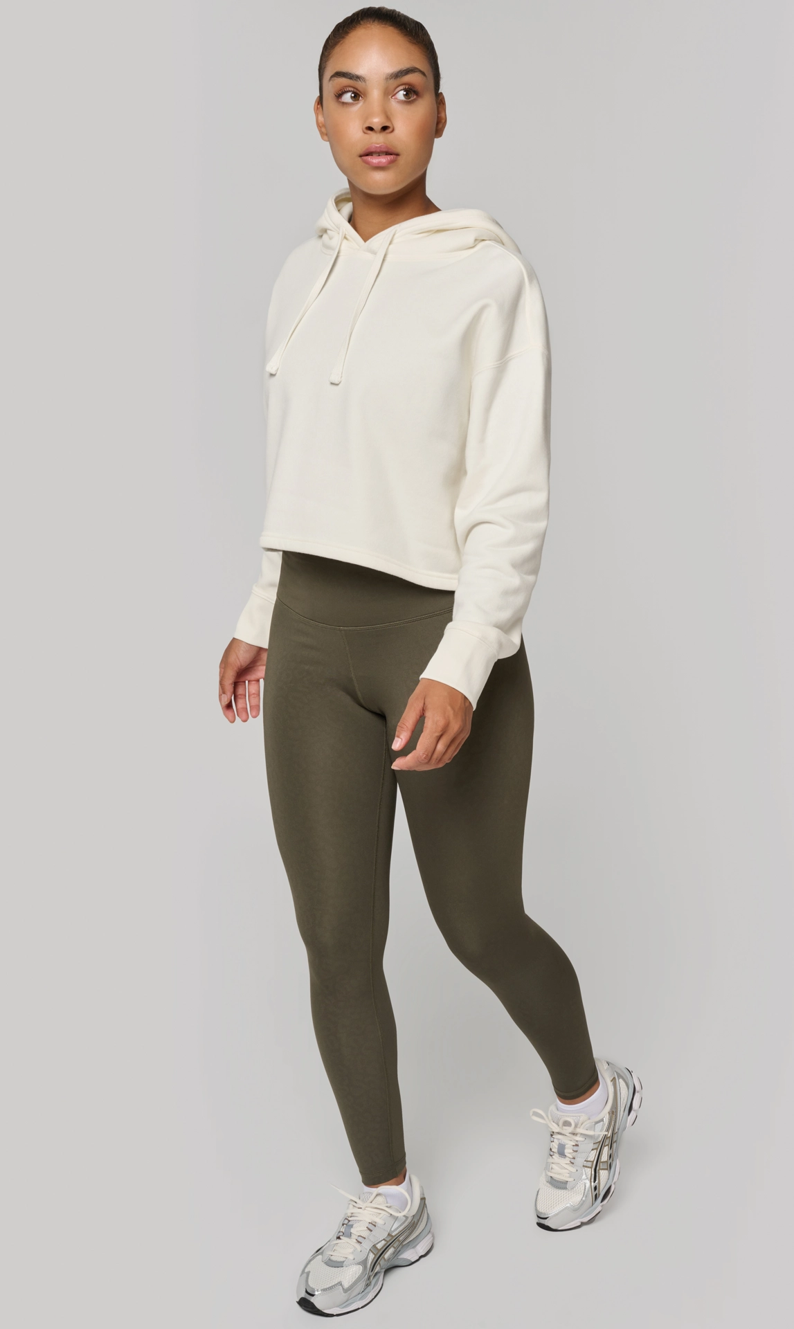 kariban-PA396-damen-cropped-kapuzen-sweater-model-2 Kariban Damen Cropped Kapuzen Sweater