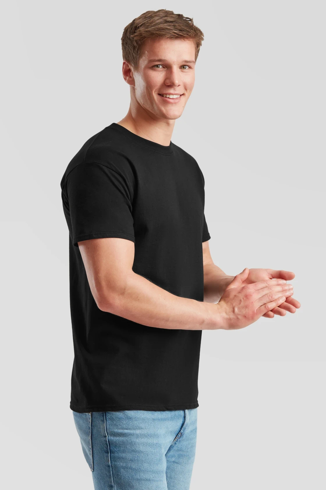 fruit-of-the-loom-61-422-0-iconic-195-t-shirt-black-model-1 F.O.L. Iconic 195 T