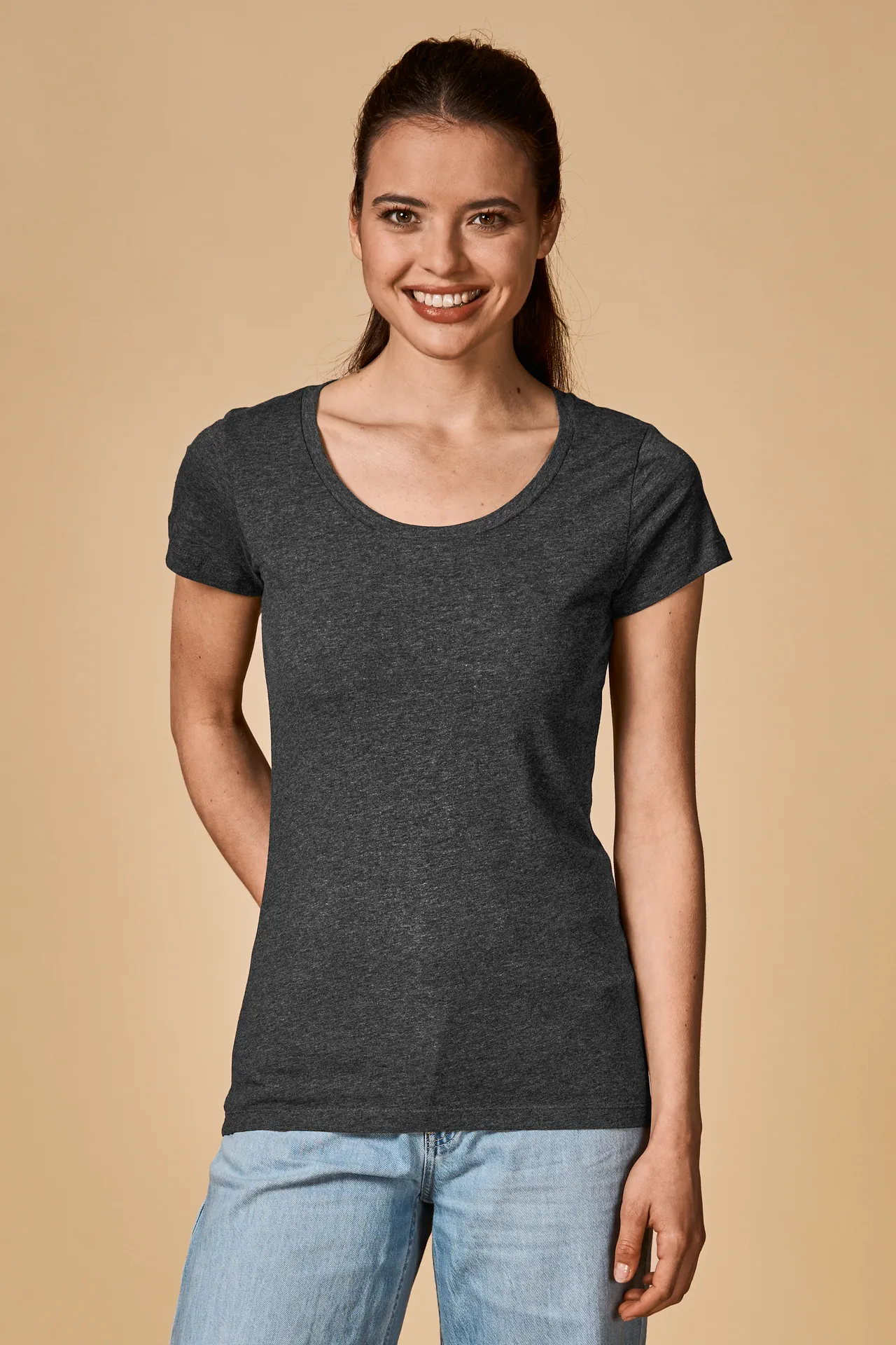 promodoro-1545-womens-deep-scoop-t-shirt-heatherblack-model-0 Promodoro X.O Women´s Deep Scoop T-Shirt