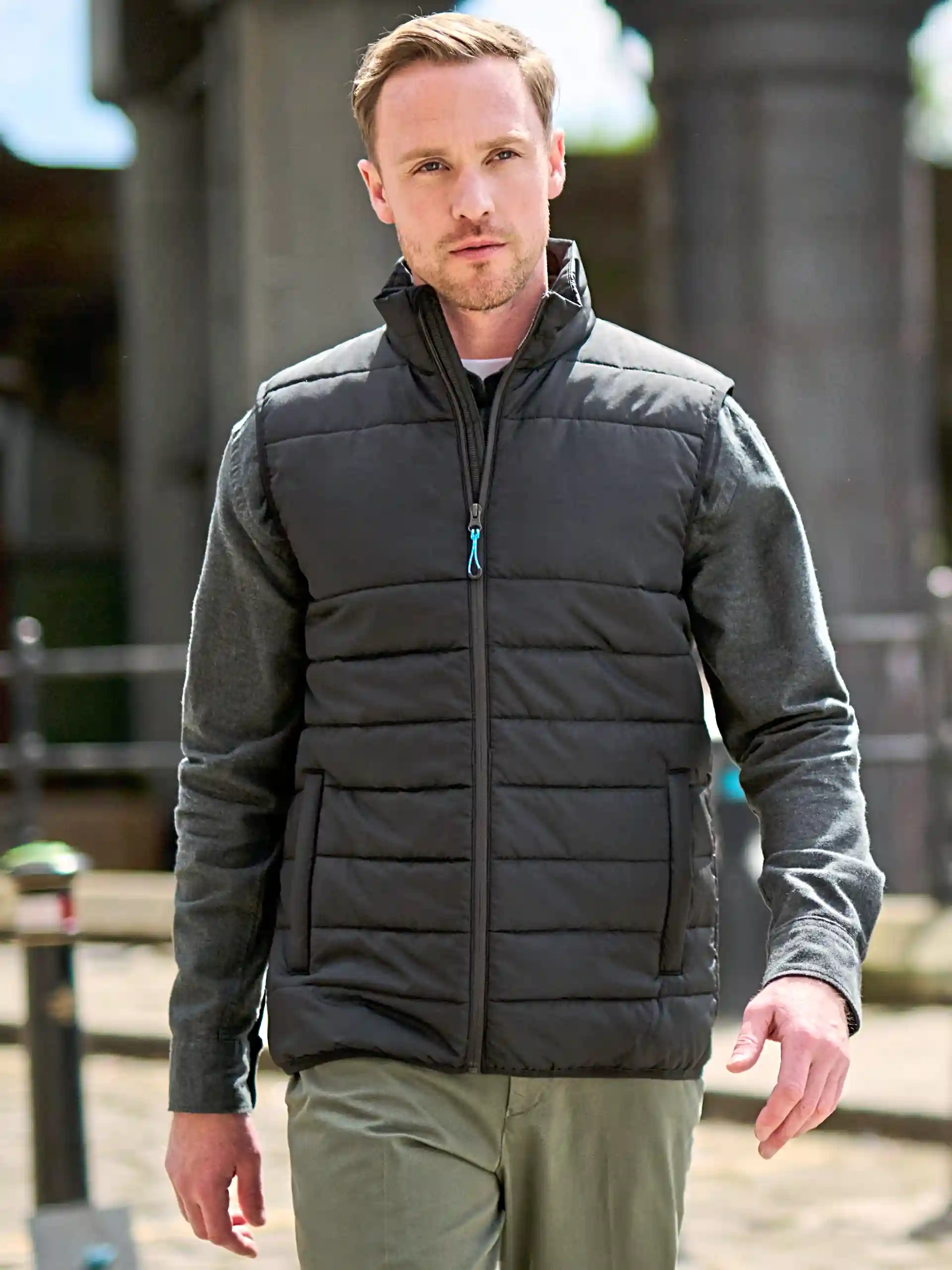 regatta-tra935-essential-thermal-bodywarmer-black-model-1 Regatta Essential Thermal Bodywarmer